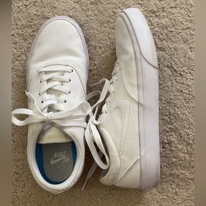 womens nike sb shoes, white (size 7)